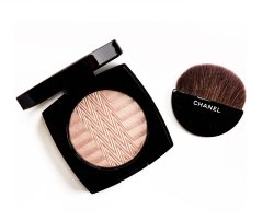 Chanel Plisse Lumiere de Chanel